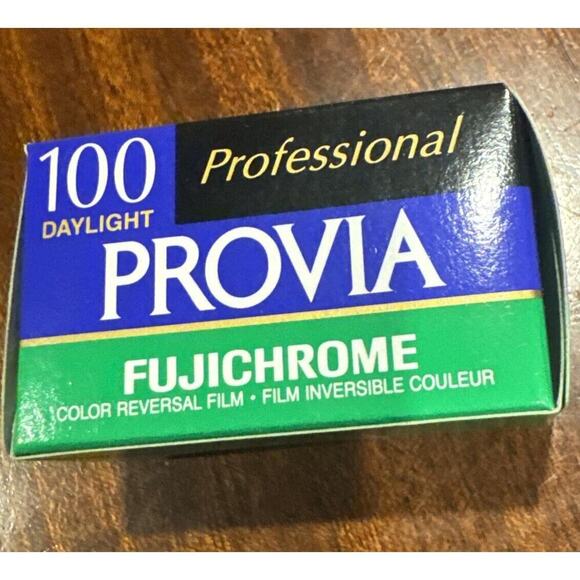 Film FUJIFILM PROVIA100 RDPⅡ 135 (36 Exp) Daylight Professional expired - Picture 2 of 5